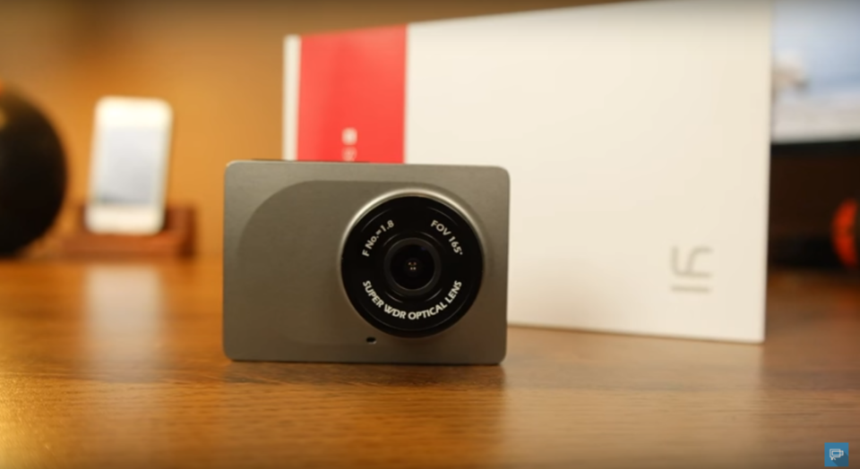 Xiaomi YI smart dash camera - unboxing