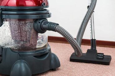 Kompleksowe czyszczenie dywanów – jak je wykonać prawidłowo?