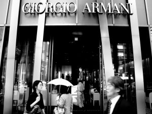 Giorgio Armani oficjalnie rezygnuje z naturalnych futer!